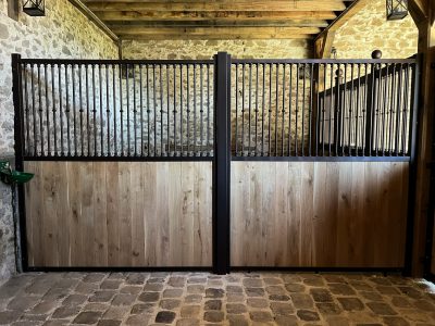 Cloison de box barreaudée