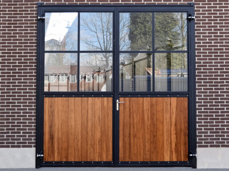 Porte d'écurie battante