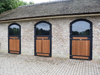 Porte de box vitrée