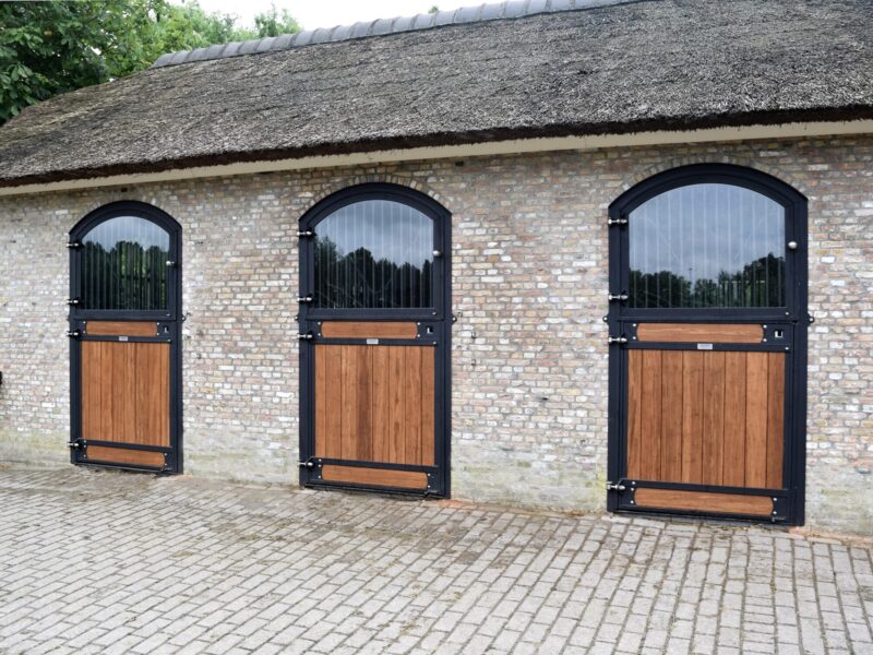 Porte de box vitrée