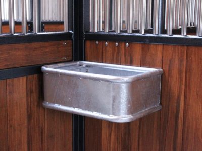 Mangeoire pour chevaux